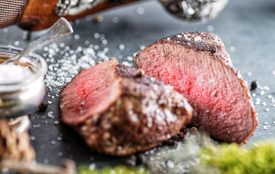 Edelhertbiefstuk van de barbecue