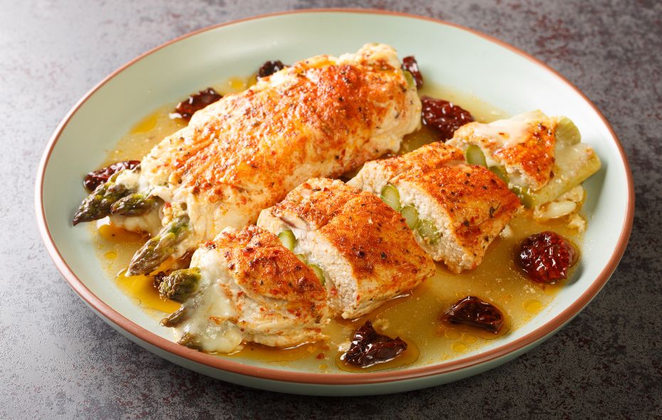 Gerecht Gevulde kipfilets met asperges en citroenbotersaus
