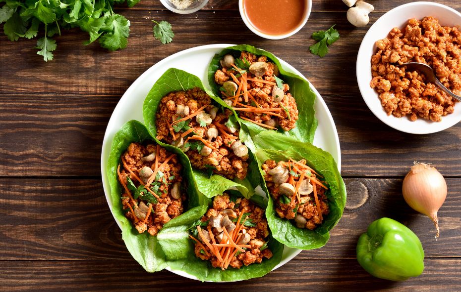 Gezonde slawraps met kipgehakt