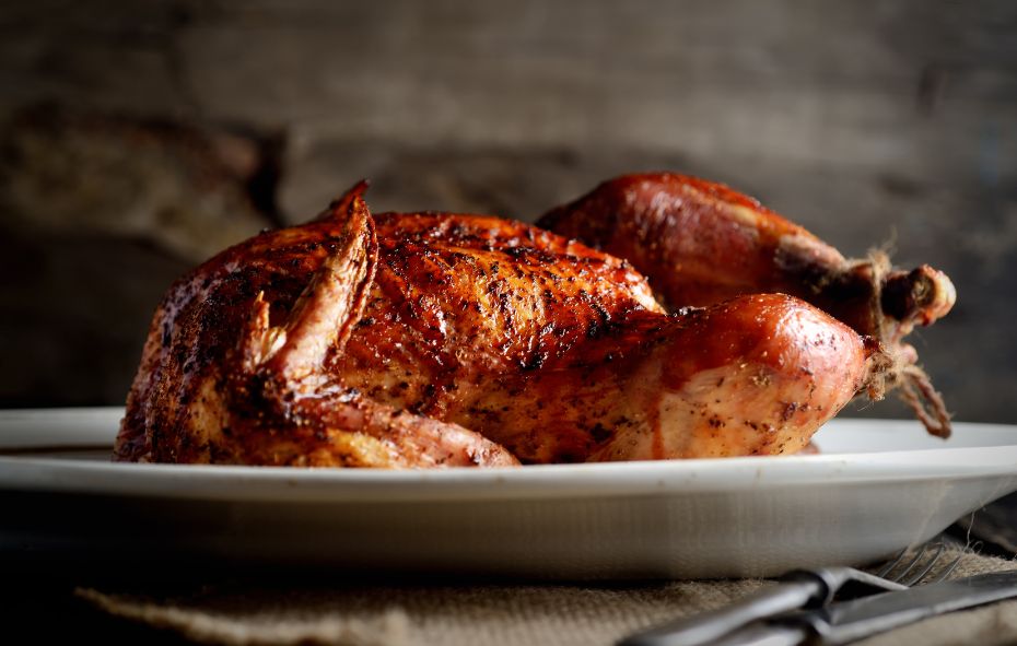 Hele kip aan het spit (of dutch oven) 