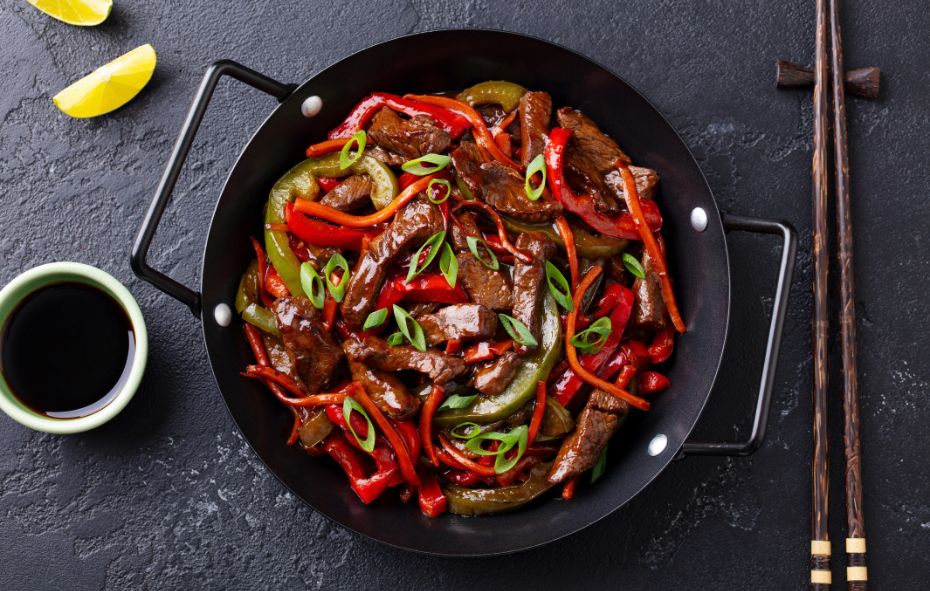 Snelle biefstukreepjes in oestersaus