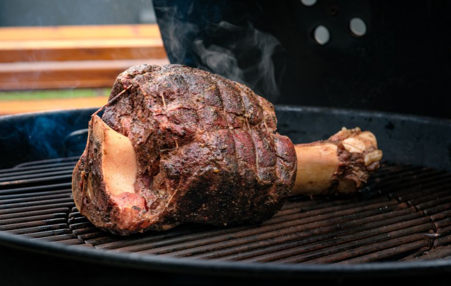 Zo maak je beefhammer op de barbecue