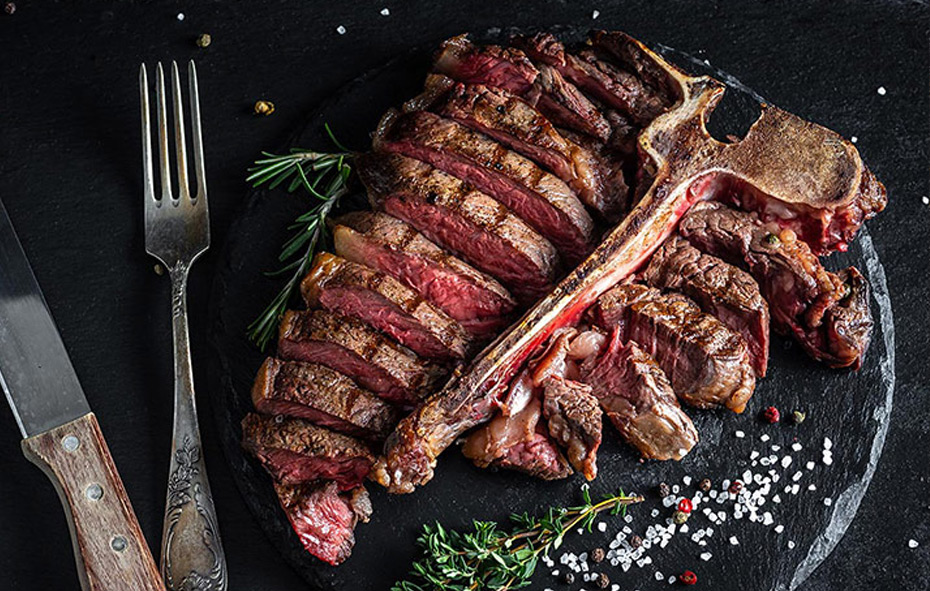 Bistecca alla Fiorentina - T-Bone steak van de grill 