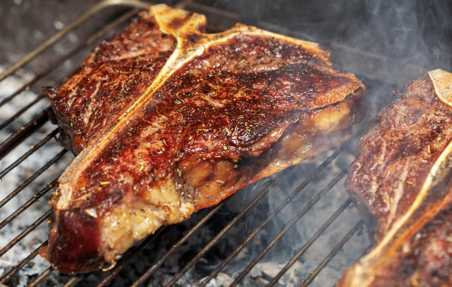 T-bone steak met monkey gland saus