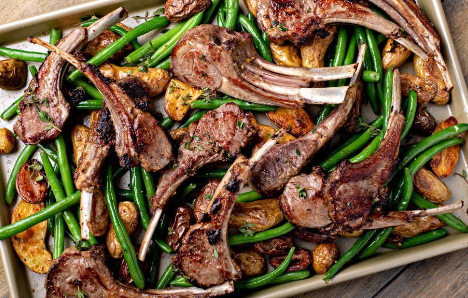 Traybake met lamsrack en sperziebonen